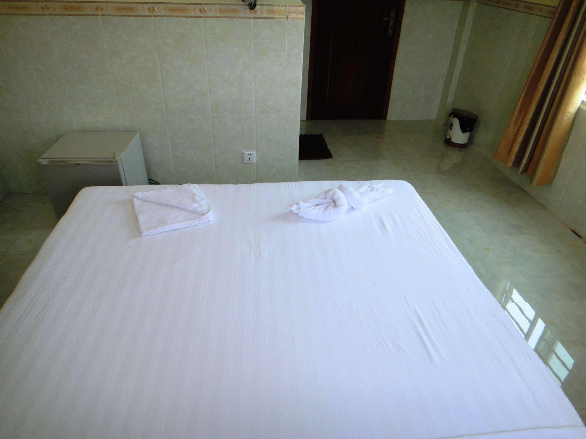 Borey Vatanac Guesthouse Kampot Eksteriør bilde